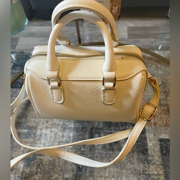 Like dreams cream Crossbody mini duffle - Picture 2 of 7
